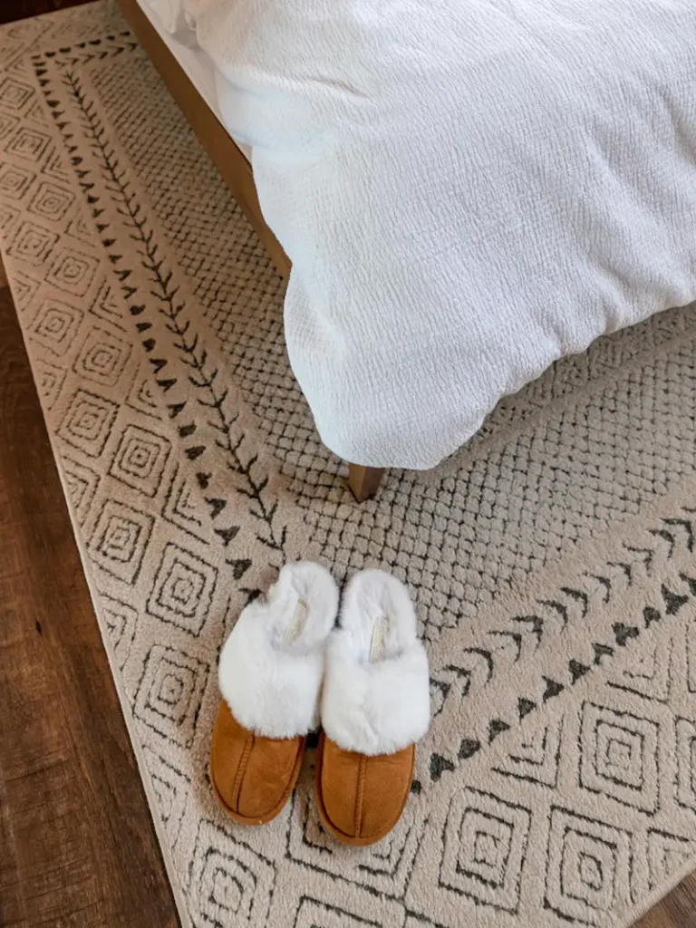 Faux Fur-Lined Slippers for winter shoes